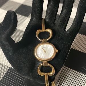 ✅💯Gucci Vintage Women’s Watch Authentic